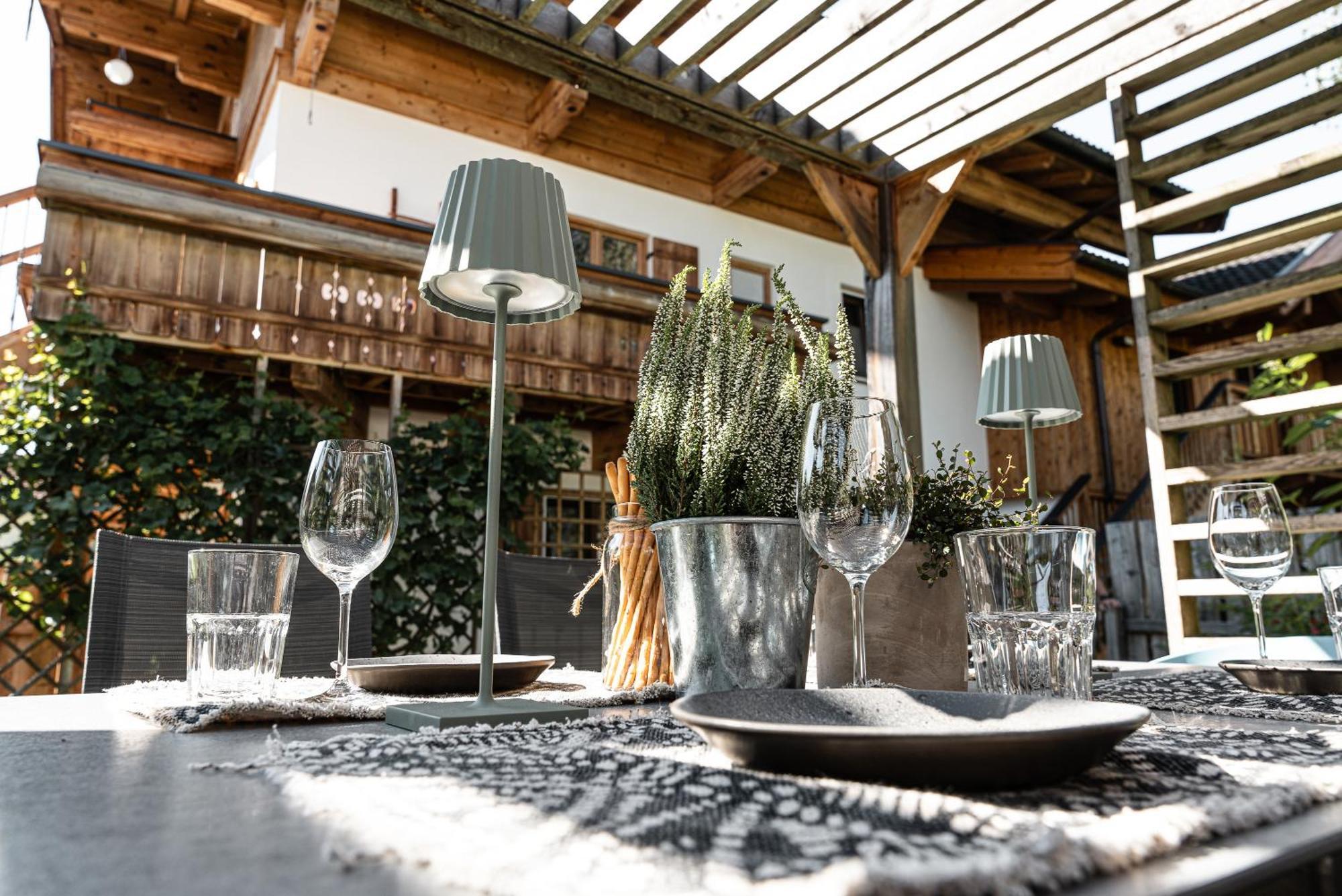 Bewegte Berge Apartments Saalfelden ภายนอก รูปภาพ