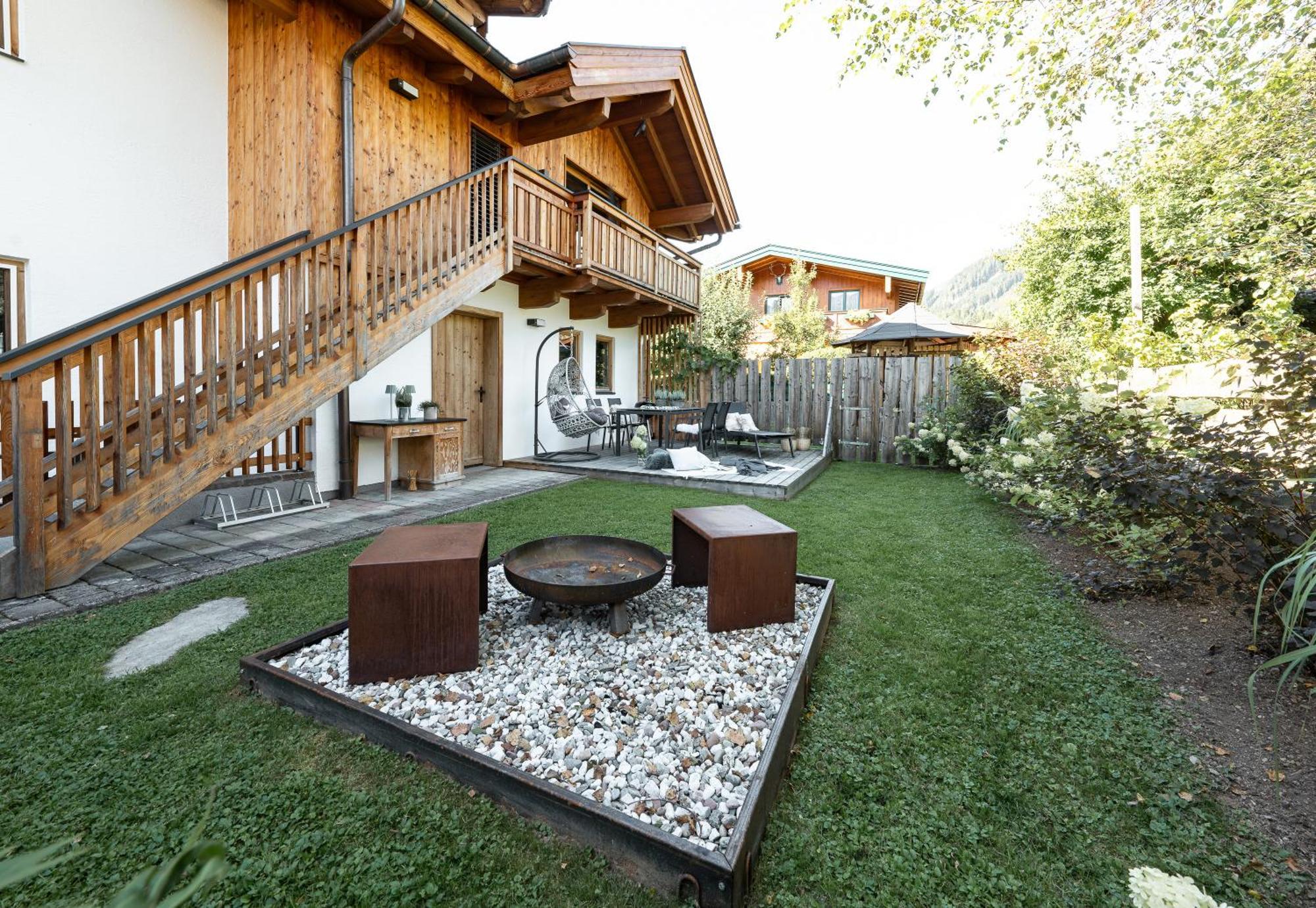 Bewegte Berge Apartments Saalfelden ภายนอก รูปภาพ